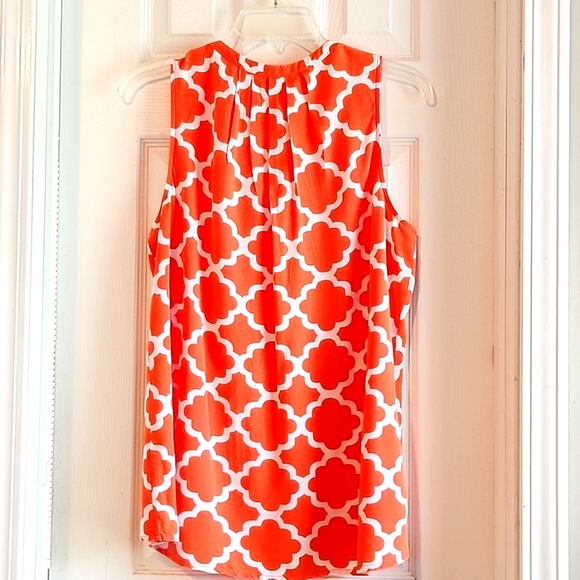 Women's large Crown & Ivy sleeveless top with side details pattern. - Picture 4 of 4